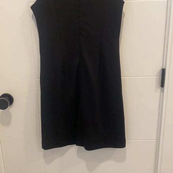 Vero Moda little black  dress with pockets - Picture 7 of 10